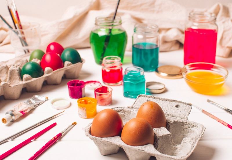 Traditia vopsitului oualor de Paste: de unde vine si ce semnificatie are pentru copii si familie